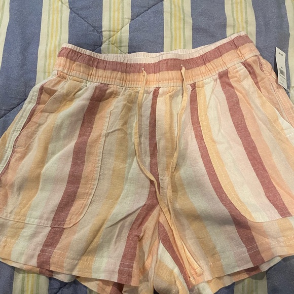 Gap XS Women’s easy pull on summer shorts - Picture 3 of 5